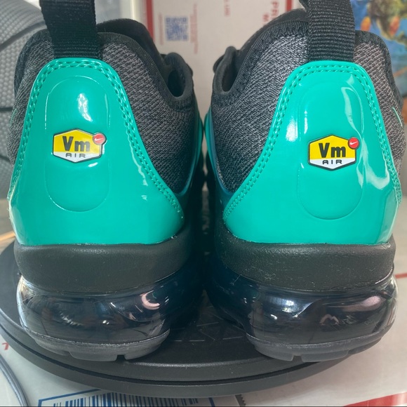 🆕 Nike Air VaporMax Plus 'Eagles' - Picture 6 of 13